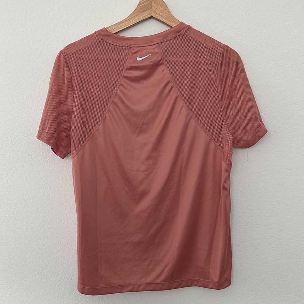 Nike tee - Picture 2 of 3